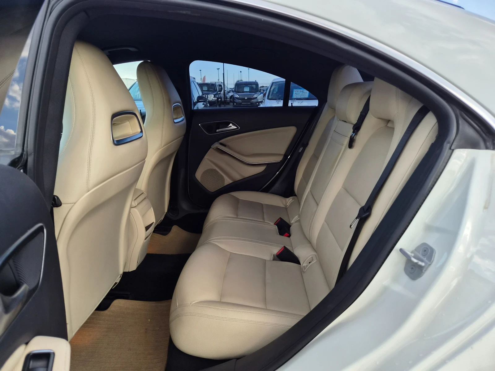 Mercedes-Benz CLA 250 4Matic ВСИЧКО ПЛАТЕНО , снимка 16 - Автомобили и джипове - 55944963
