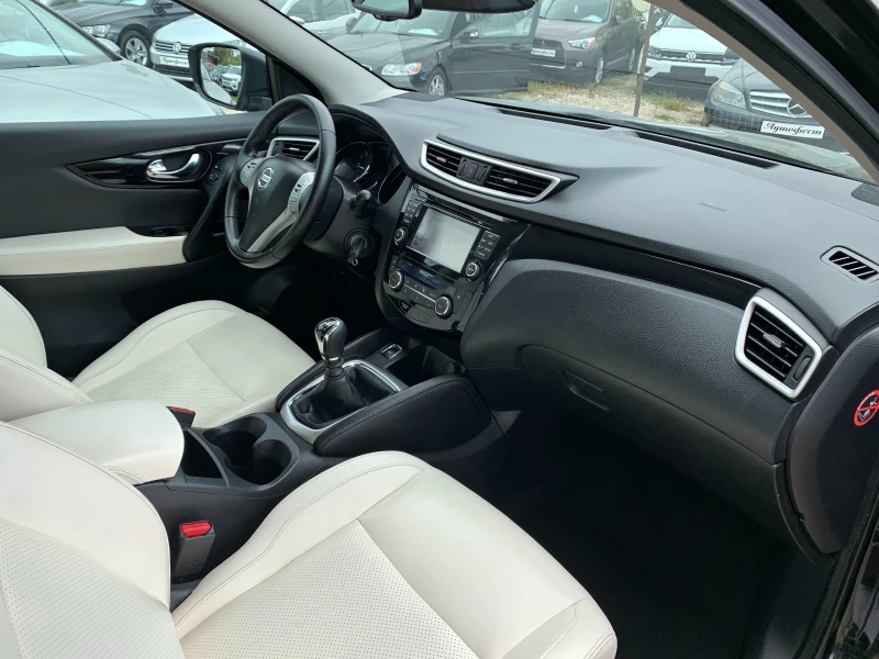 Nissan Qashqai 1.6D НАВИ 360Г. КАМЕРИ ПАНОРАМА, снимка 8 - Автомобили и джипове - 47260877