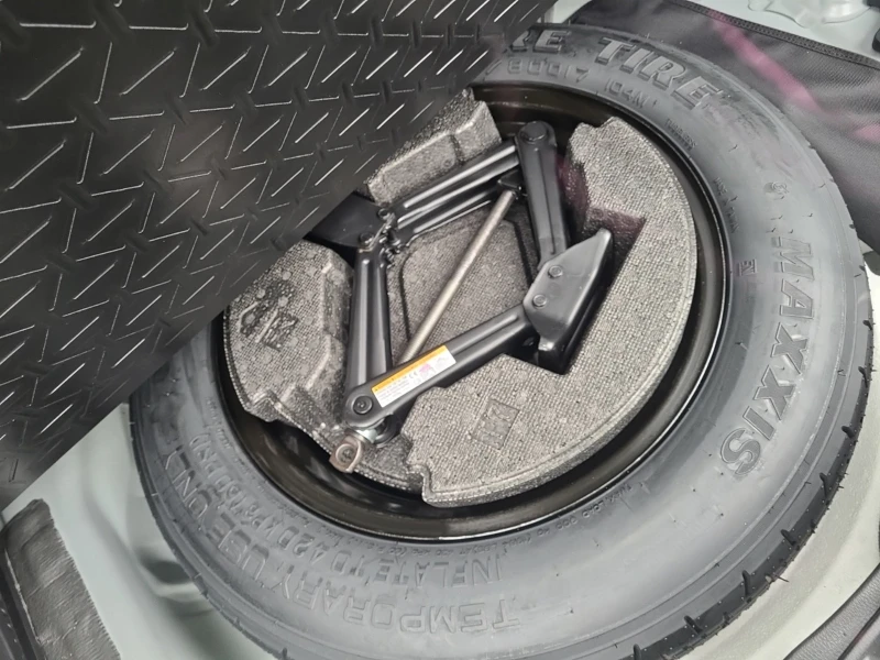 Toyota Rav4 HYBRID LE * * CARFAX * * АВТО КРЕДИТ * * , снимка 10 - Автомобили и джипове - 52473744