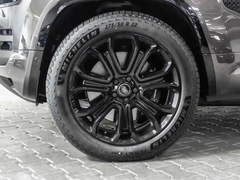 Land Rover Defender 110 P635 OCTA 4.4 V8/EDITION ONE/MERIDIAN/PANO/HUD, снимка 3 - Автомобили и джипове - 52705475