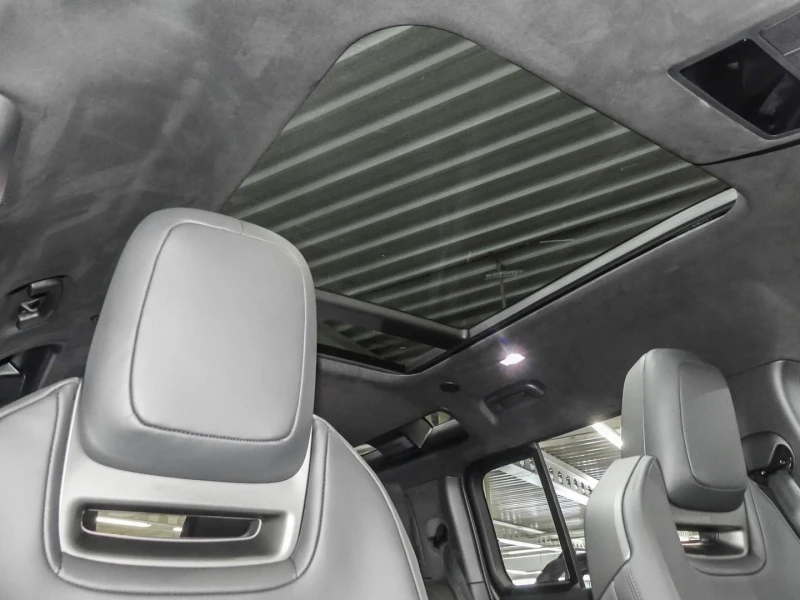 Land Rover Defender 110 P635 OCTA 4.4 V8/EDITION ONE/MERIDIAN/PANO/HUD, снимка 15 - Автомобили и джипове - 52705475