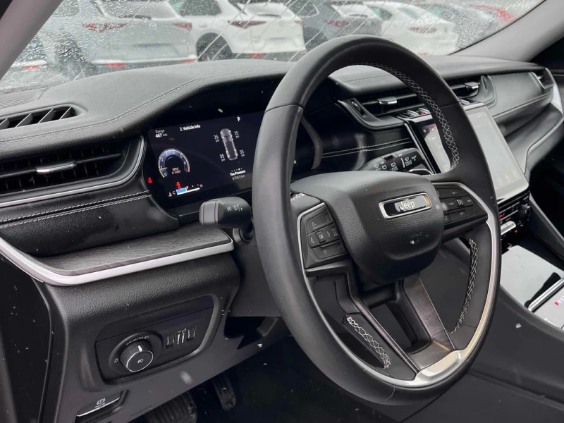 Jeep Grand cherokee 2023 Limited * CARFAX * БЕЗ ПЪРВОНАЧАЛНА ВНОСКА, снимка 9 - Автомобили и джипове - 52852300