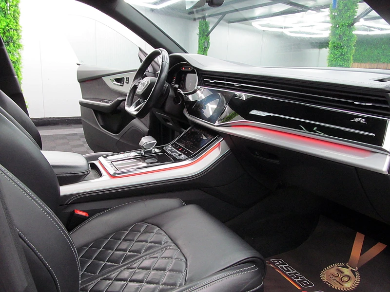 Audi Q8 SQ8/PANORAMA/3D-CAM/DISTRONIC/СОБСТВЕН ЛИЗИНГ, снимка 10 - Автомобили и джипове - 52883566