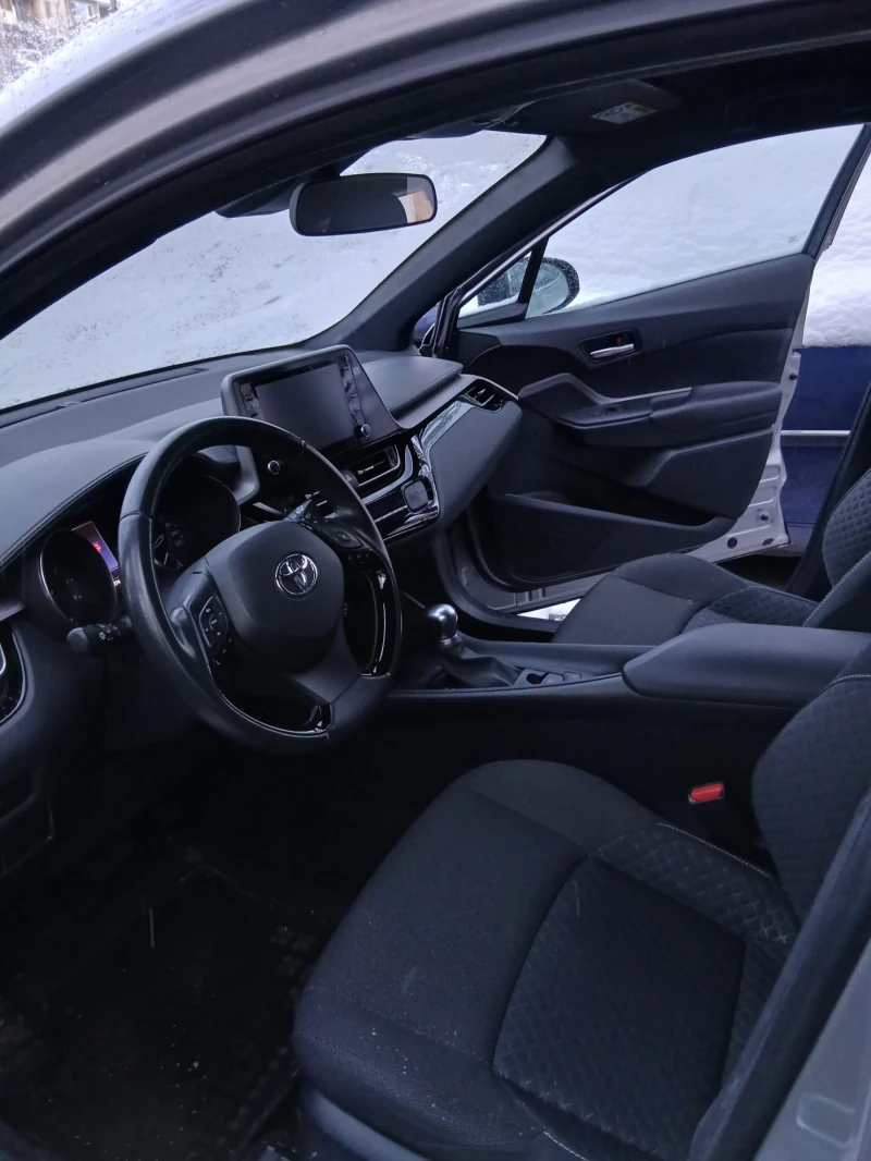 Toyota C-HR Benzin, снимка 6 - Автомобили и джипове - 53577797