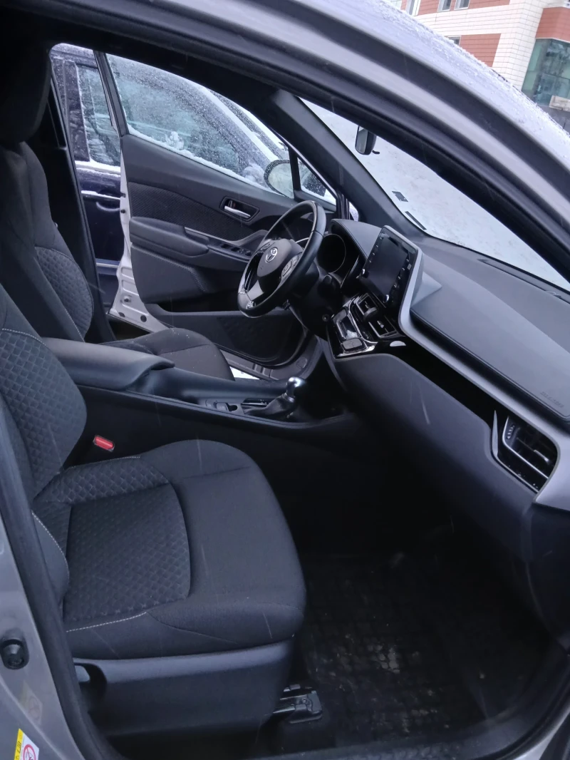Toyota C-HR Benzin, снимка 7 - Автомобили и джипове - 53577797