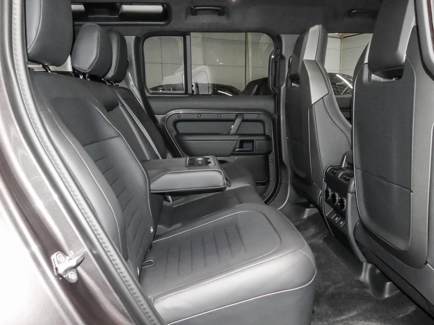 Land Rover Defender 110 P635 OCTA 4.4 V8/EDITION ONE/MERIDIAN/PANO/HUD | Mobile.bg � ����������� 16