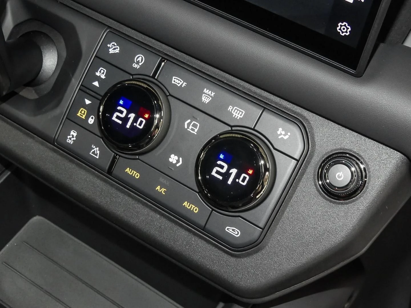 Land Rover Defender 110 P635 OCTA 4.4 V8/EDITION ONE/MERIDIAN/PANO/HUD | Mobile.bg � ����������� 12