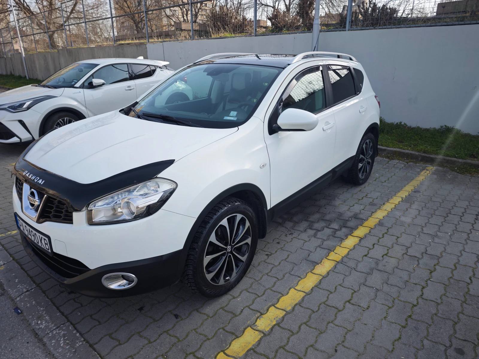 Nissan Qashqai 1.6 Бензин/Газ   7л/100км   Панорама / Камера , снимка 3 - Автомобили и джипове - 53714175