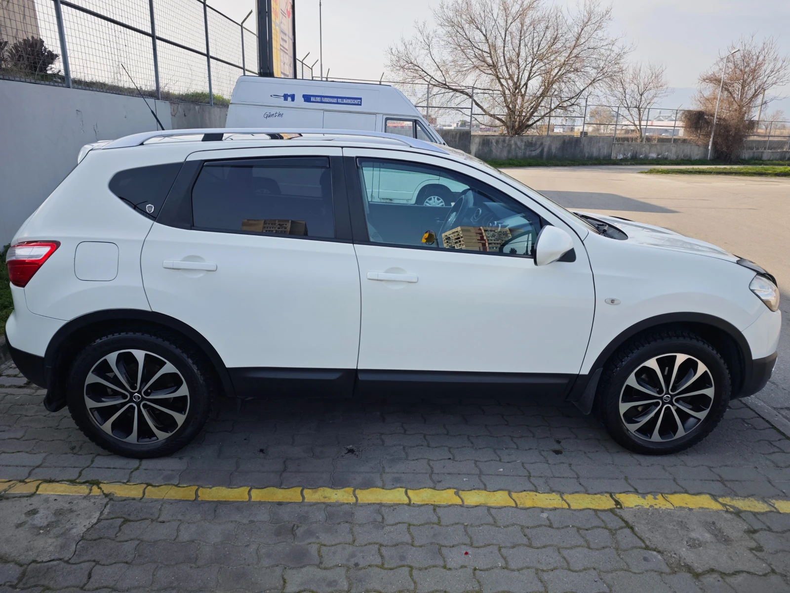 Nissan Qashqai 1.6 Бензин/Газ   7л/100км   Панорама / Камера , снимка 5 - Автомобили и джипове - 53714175