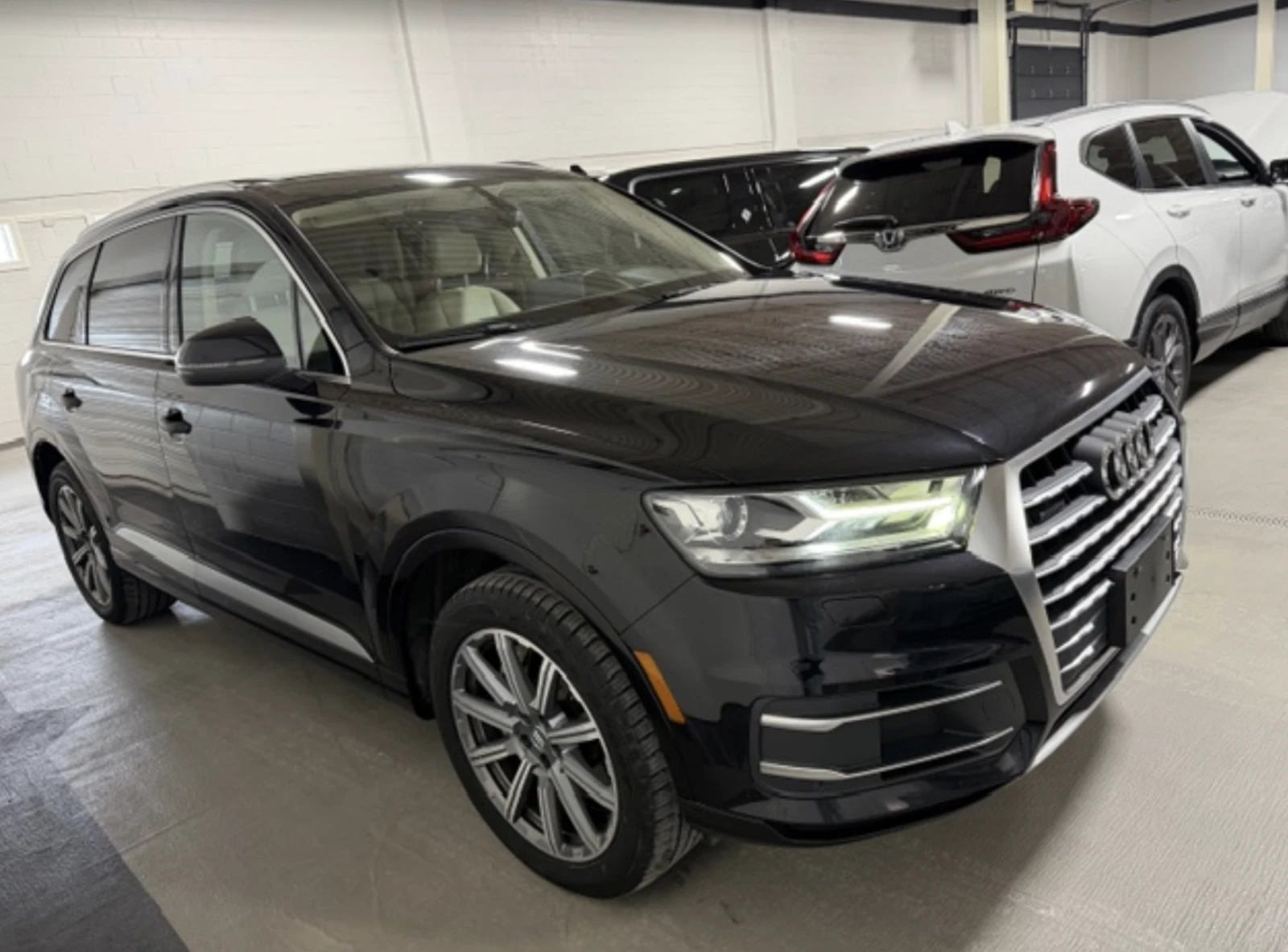 Audi Q7 Komfort* КОжа* Подгрев* Keyless* NAVI, снимка 3 - Автомобили и джипове - 53880666