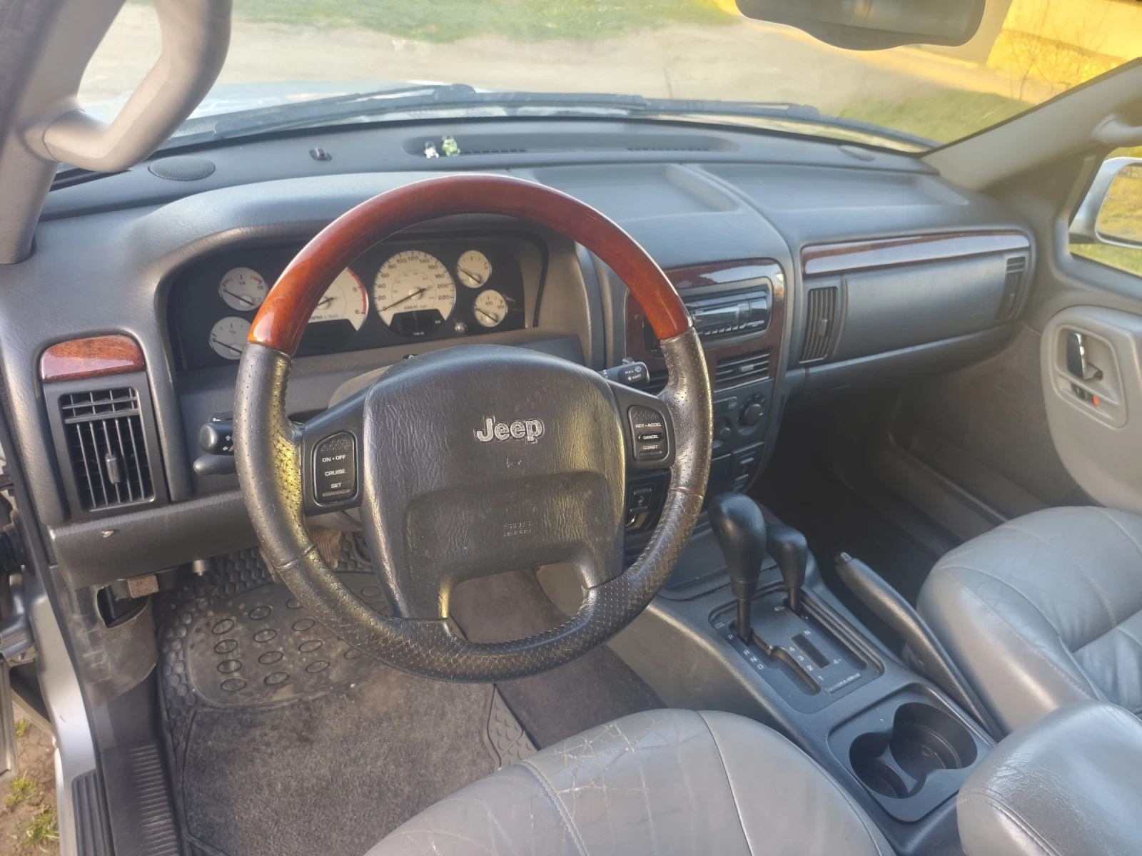 Jeep Grand cherokee 2.7 CRD, снимка 8 - Автомобили и джипове - 54178304