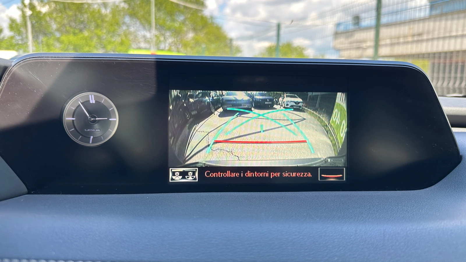 Lexus UX 250h 2.0 Hybrid, Гаранция, снимка 15 - Автомобили и джипове - 54414713