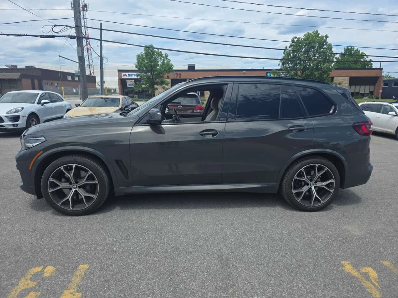 BMW X5 xDrive40i M SPORT/ПАНОРАМА/360/CRYSTAL/ГУМИ ДЖАНТИ, снимка 2 - Автомобили и джипове - 54896757
