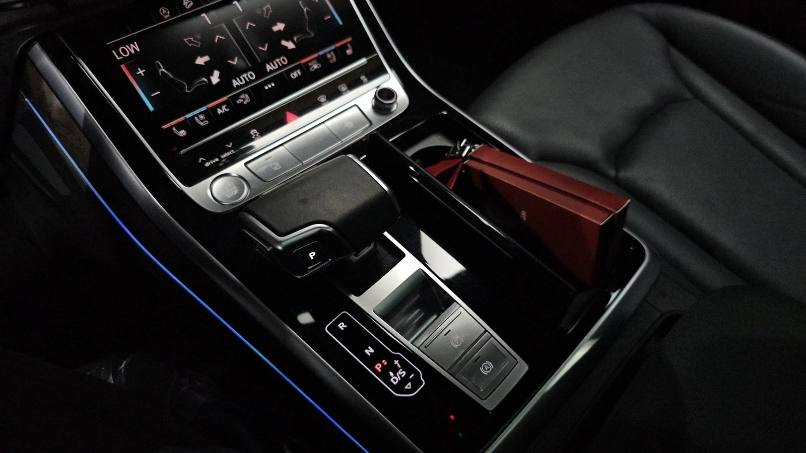 Audi Q7 45 TDI quattro* ЛЮК* HUD* 360* КРАЙНА ЦЕНА, снимка 9 - Автомобили и джипове - 55336581