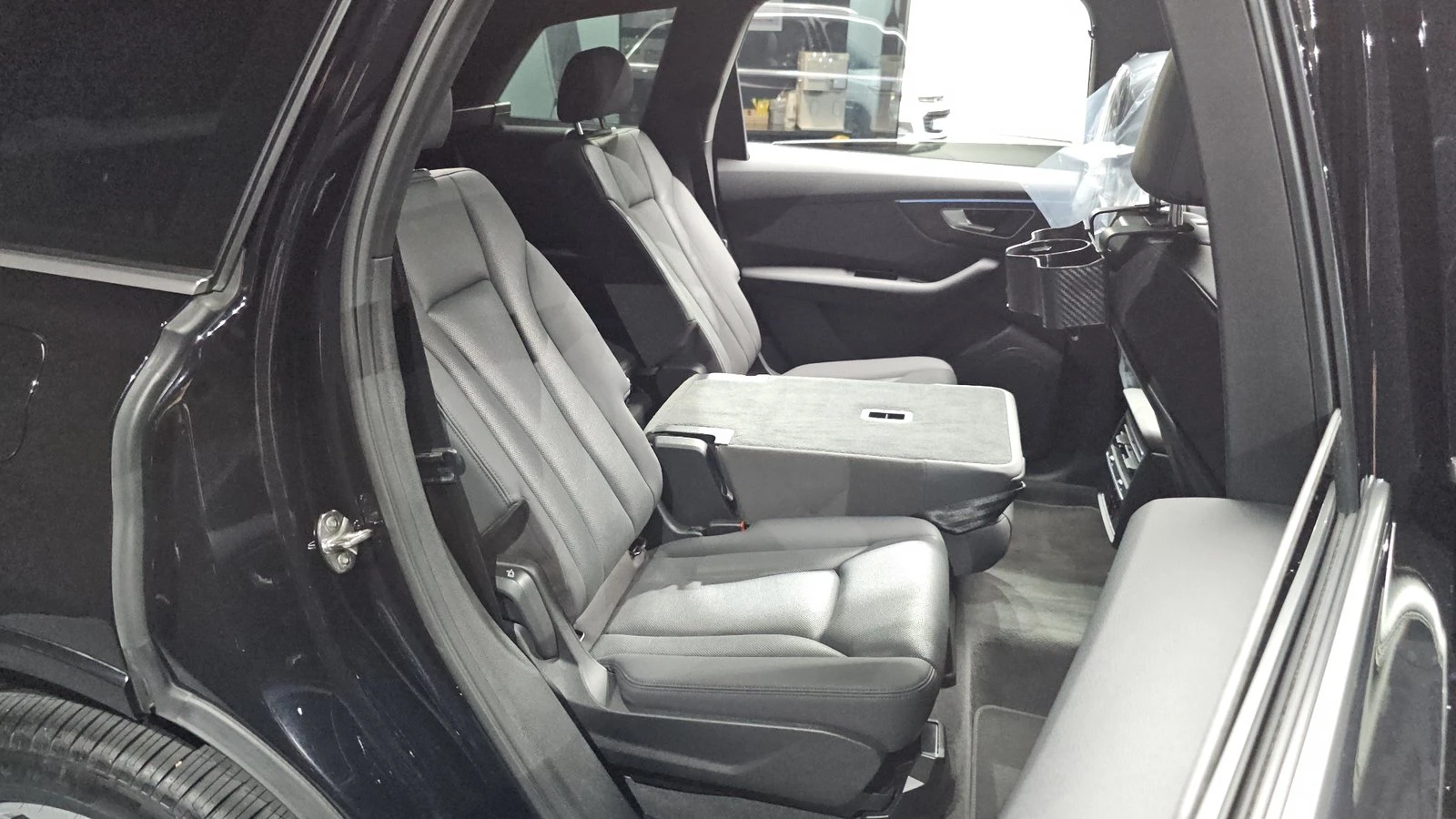 Audi Q7 45 TDI quattro* ЛЮК* HUD* 360* КРАЙНА ЦЕНА, снимка 11 - Автомобили и джипове - 55336581