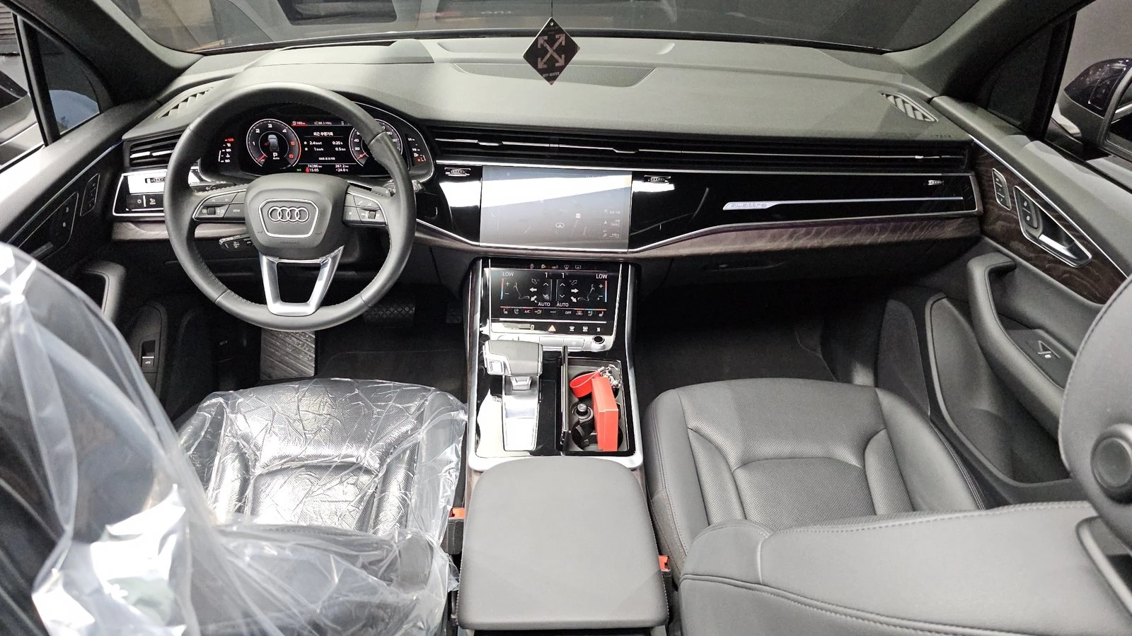 Audi Q7 45 TDI quattro* ЛЮК* HUD* 360* КРАЙНА ЦЕНА, снимка 7 - Автомобили и джипове - 55336581