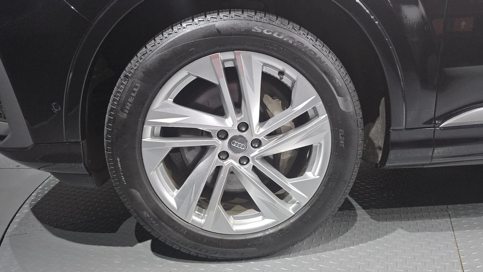 Audi Q7 45 TDI quattro* ЛЮК* HUD* 360* КРАЙНА ЦЕНА, снимка 5 - Автомобили и джипове - 55336581