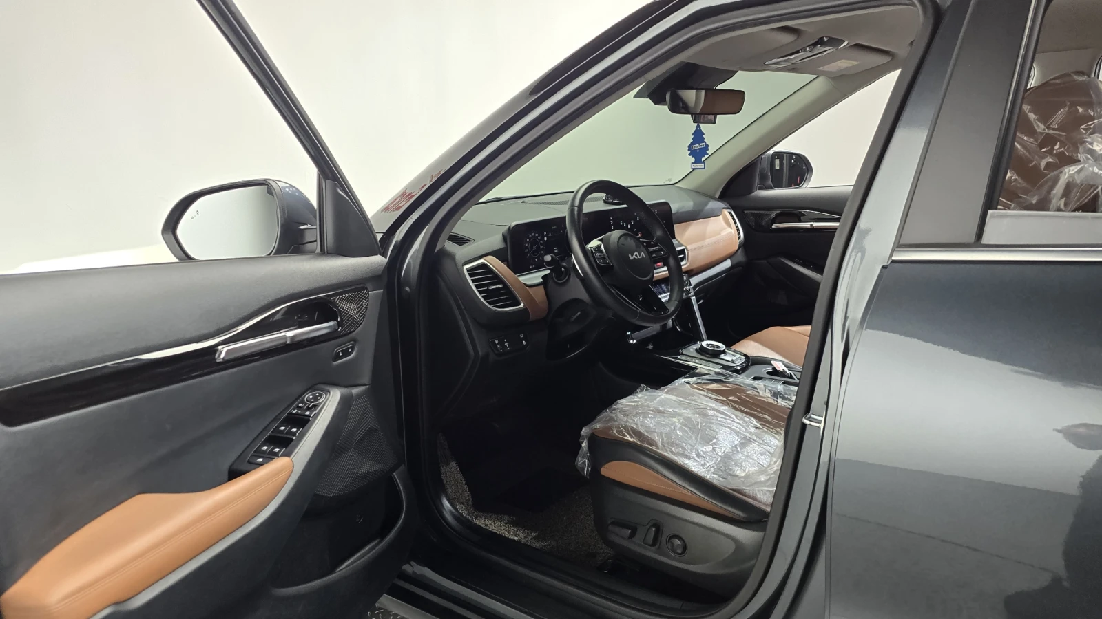 Kia Seltos Gasoline 2.0 2WD Signature autogeorge.com, снимка 14 - Автомобили и джипове - 56081182