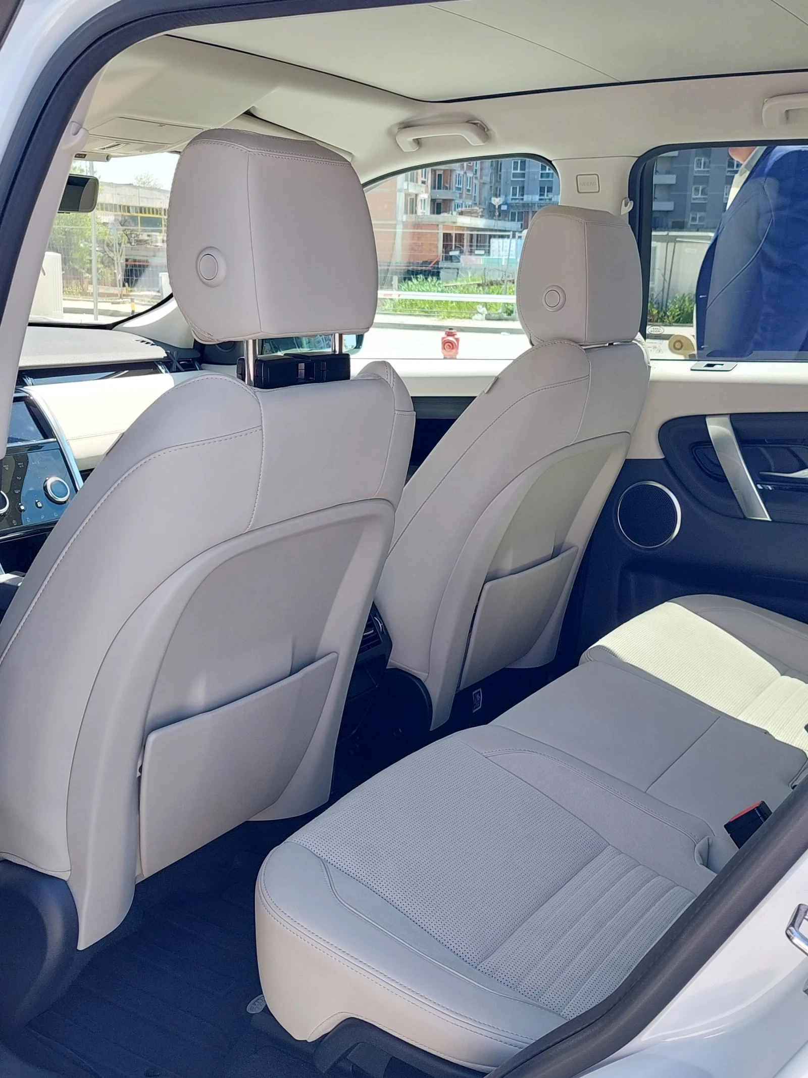 Land Rover Discovery, снимка 4 - Автомобили и джипове - 56240955