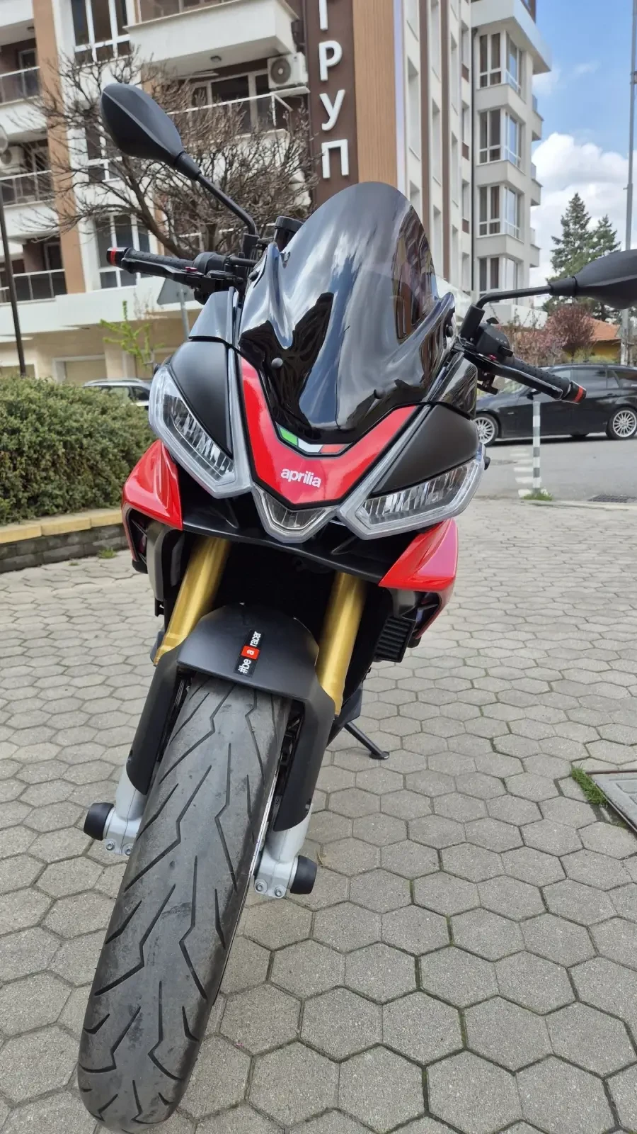 Aprilia Tuono V4 1100 - изображение 7