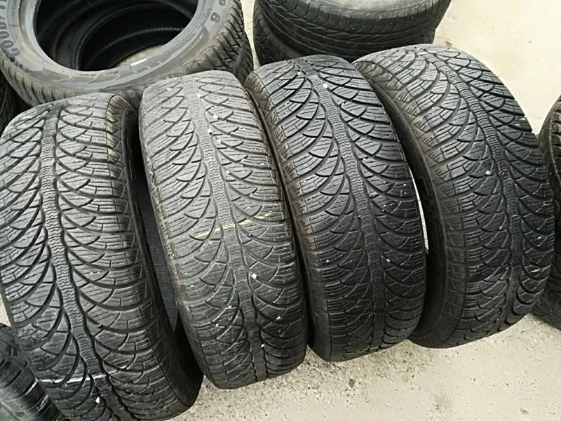 Гуми Зимни 205/65R15, снимка 2 - Гуми и джанти - 23685138