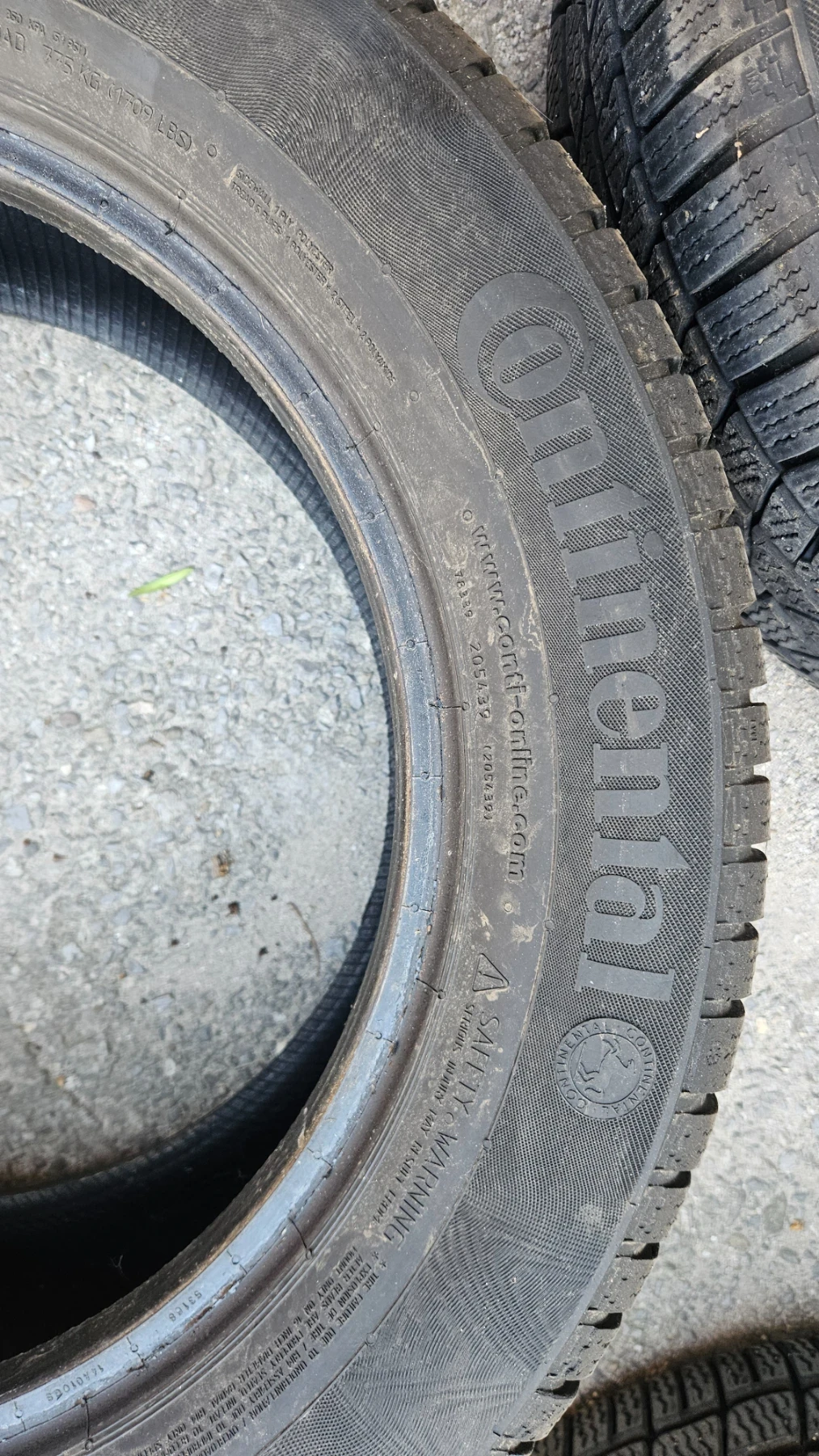 Гуми Зимни 225/55R16, снимка 4 - Гуми и джанти - 55441747