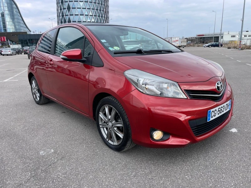 Toyota Yaris 1.4D-4D-AUTOMAT-NAVI-камера, снимка 1 - Автомобили и джипове - 44098384