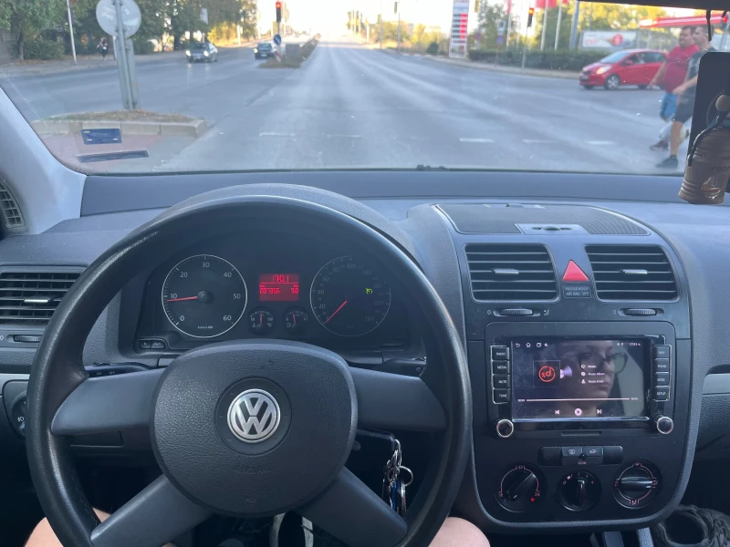 VW Golf 1.9 TDI, снимка 14 - Автомобили и джипове - 47369089