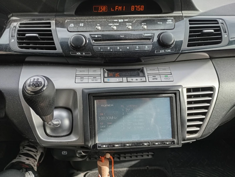 Honda Fr-v, снимка 13 - Автомобили и джипове - 49447815