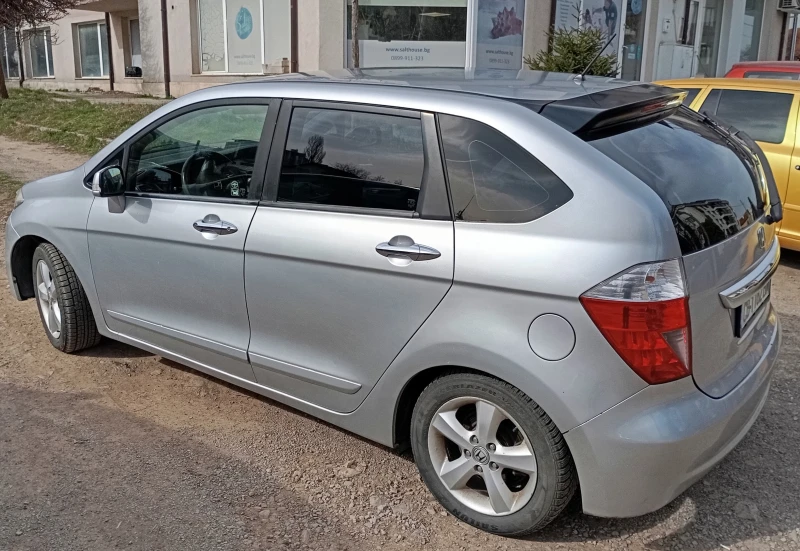 Honda Fr-v, снимка 2 - Автомобили и джипове - 49447815