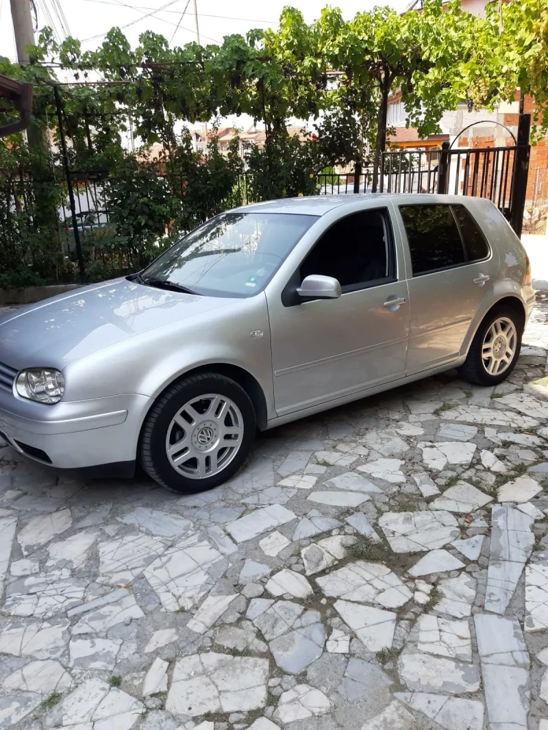 VW Golf, снимка 1 - Автомобили и джипове - 49508725