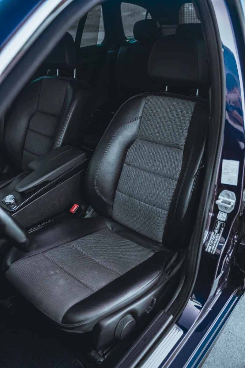 Mercedes-Benz C 220 2.2CDI Avantgarde AMG line, снимка 9 - Автомобили и джипове - 51134361