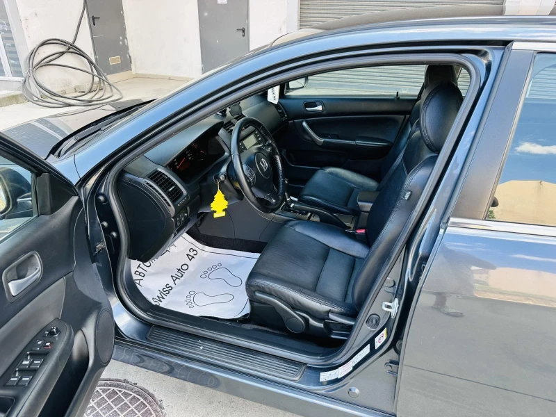 Honda Accord 2.0i EXECUTIVE, снимка 9 - Автомобили и джипове - 51195566