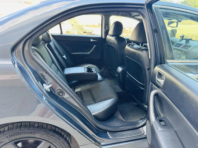 Honda Accord 2.0i EXECUTIVE, снимка 14 - Автомобили и джипове - 51195566