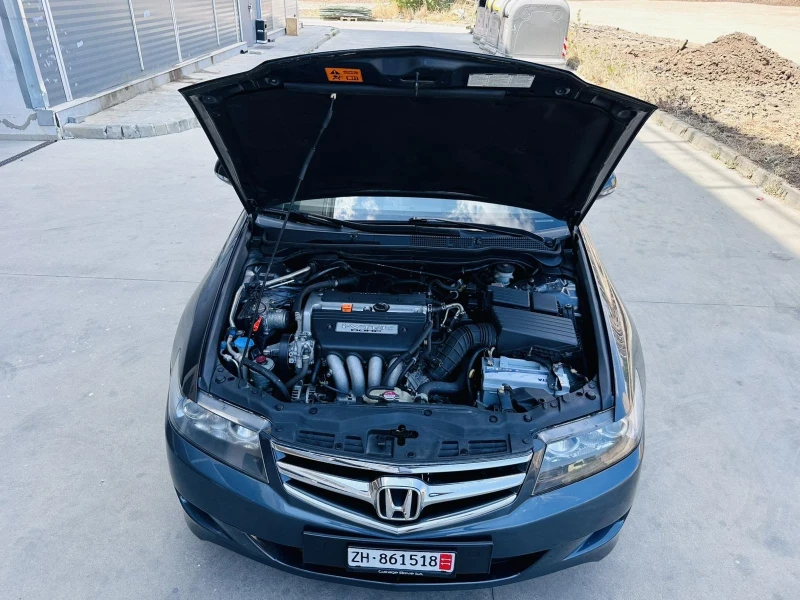 Honda Accord 2.0i EXECUTIVE, снимка 4 - Автомобили и джипове - 51195566