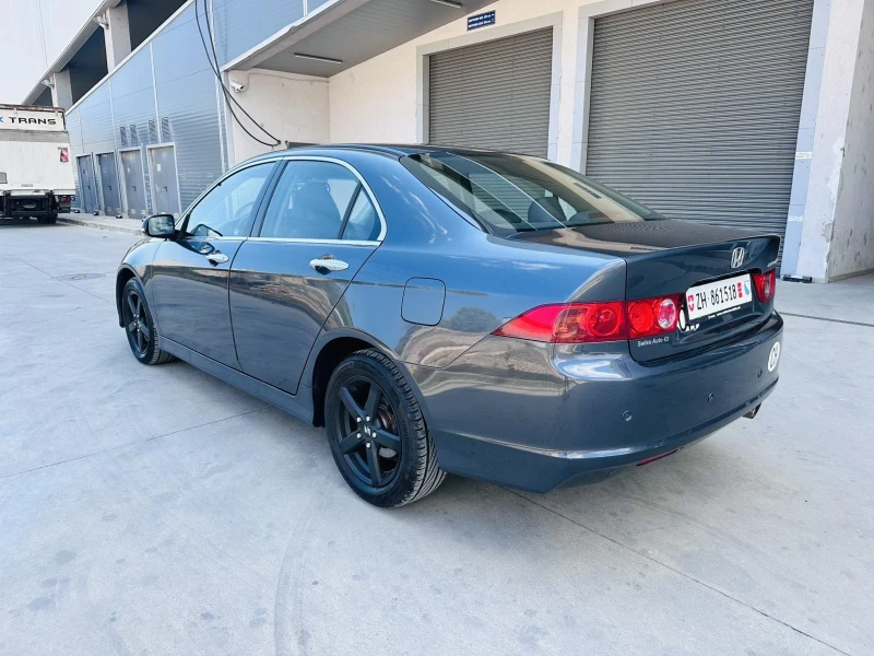 Honda Accord 2.0i EXECUTIVE, снимка 6 - Автомобили и джипове - 51195566