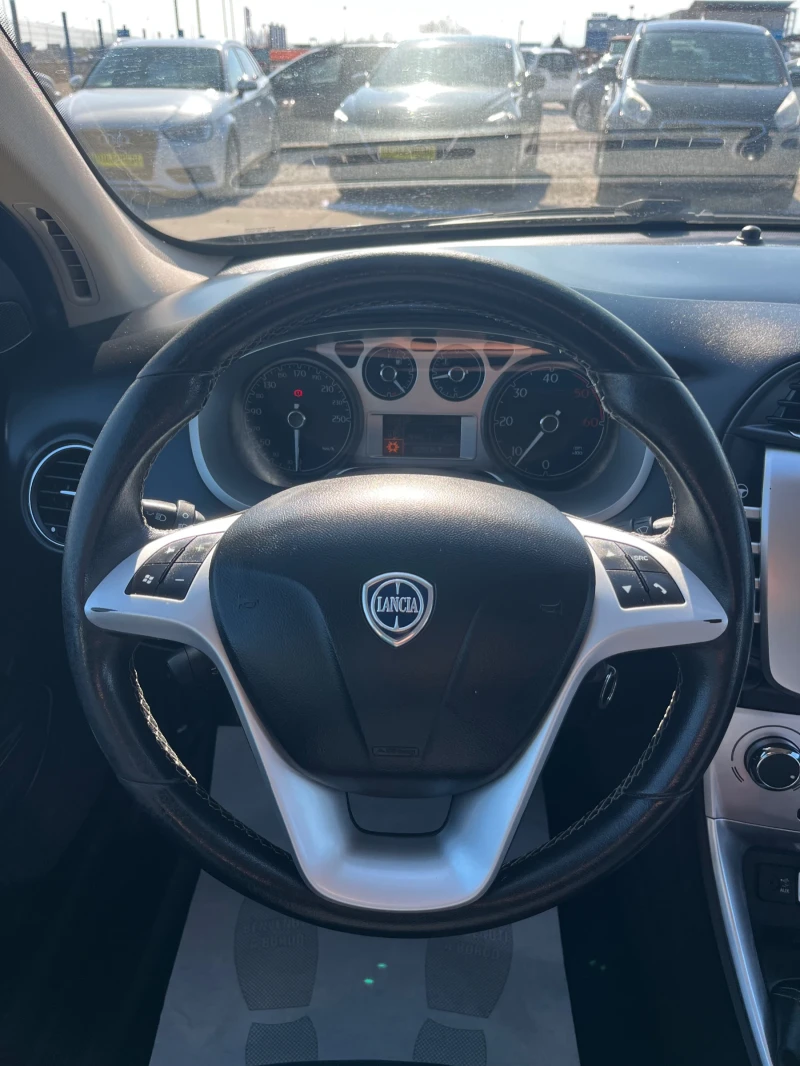 Lancia Delta 1.6 mjet , снимка 10 - Автомобили и джипове - 51482603