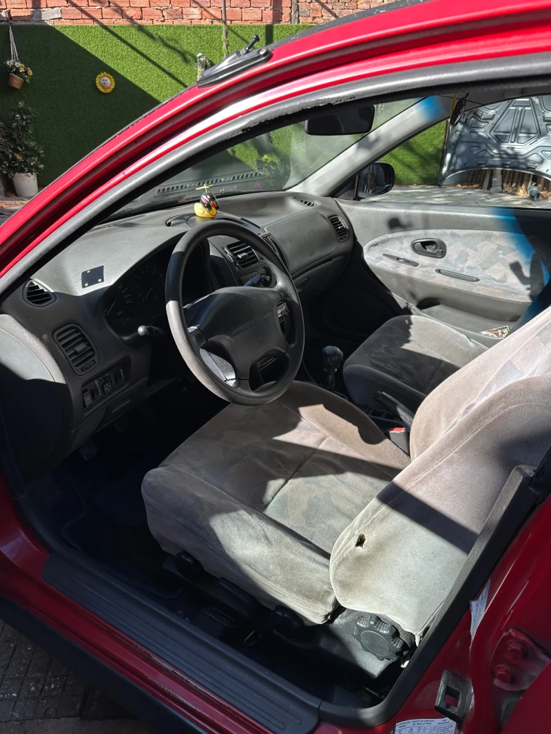 Mitsubishi Carisma 1.6 GLX, снимка 6 - Автомобили и джипове - 52235743