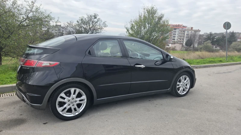 Honda Civic, снимка 2 - Автомобили и джипове - 52772893