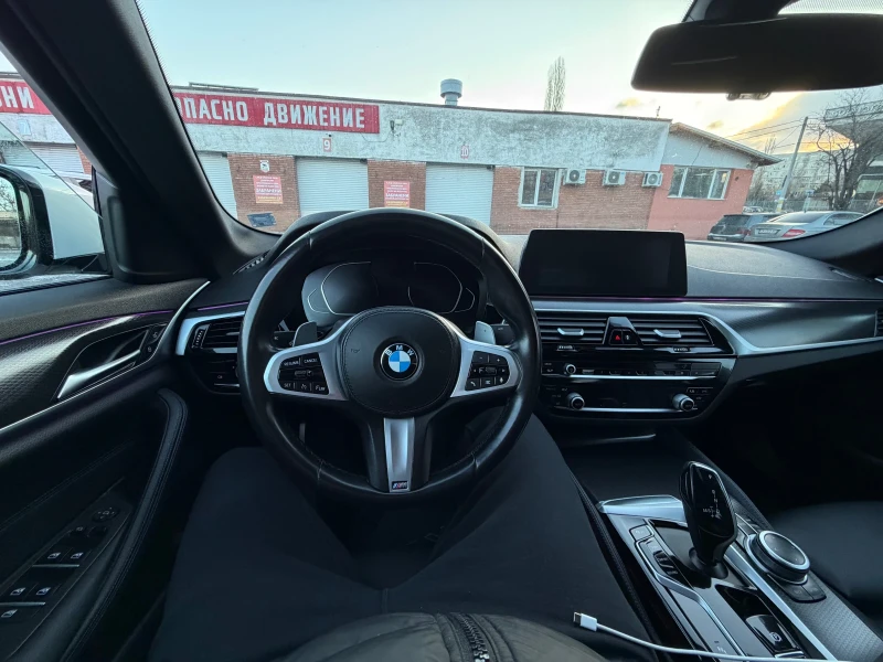 BMW 540 НЕРАЗЛИЧИМА ОТ НОВА НАПЪЛНО ОБСЛУЖЕНА КАСКО-ПЛАТЕН, снимка 17 - Автомобили и джипове - 53447373