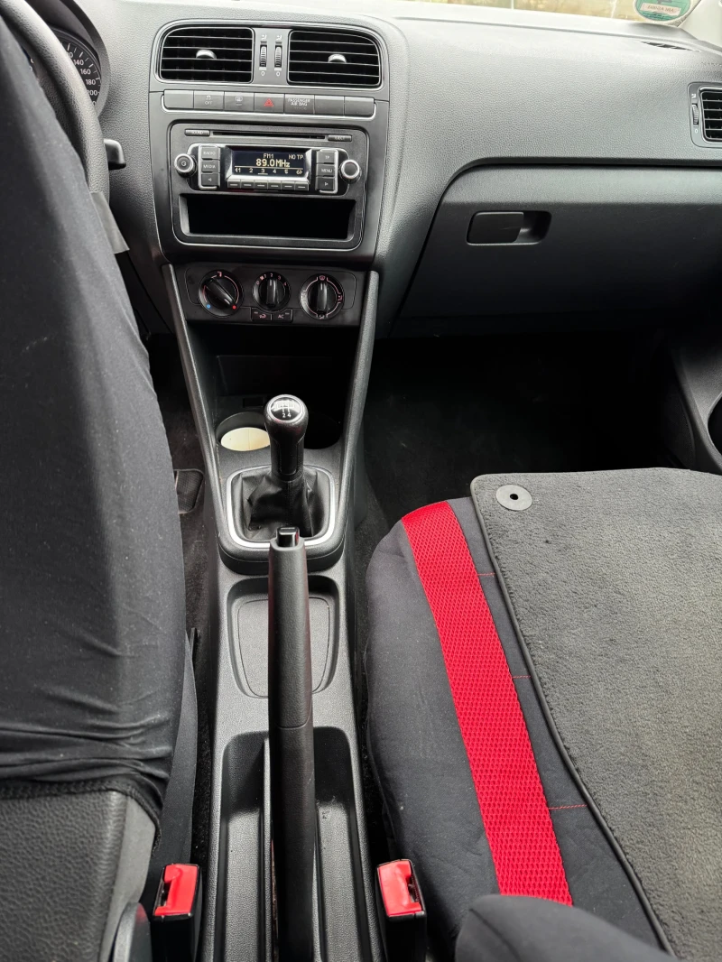 VW Polo, снимка 13 - Автомобили и джипове - 53483647
