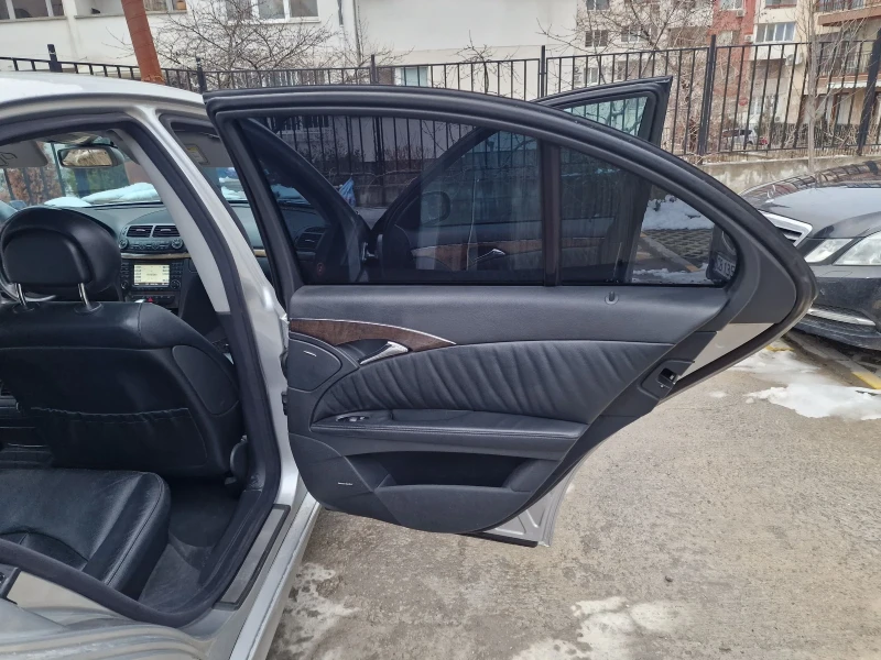 Mercedes-Benz E 280 Avangard, снимка 16 - Автомобили и джипове - 53584395