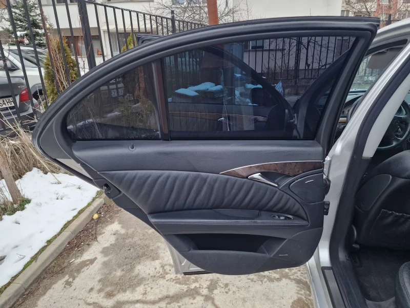 Mercedes-Benz E 280 Avangard, снимка 14 - Автомобили и джипове - 53584395