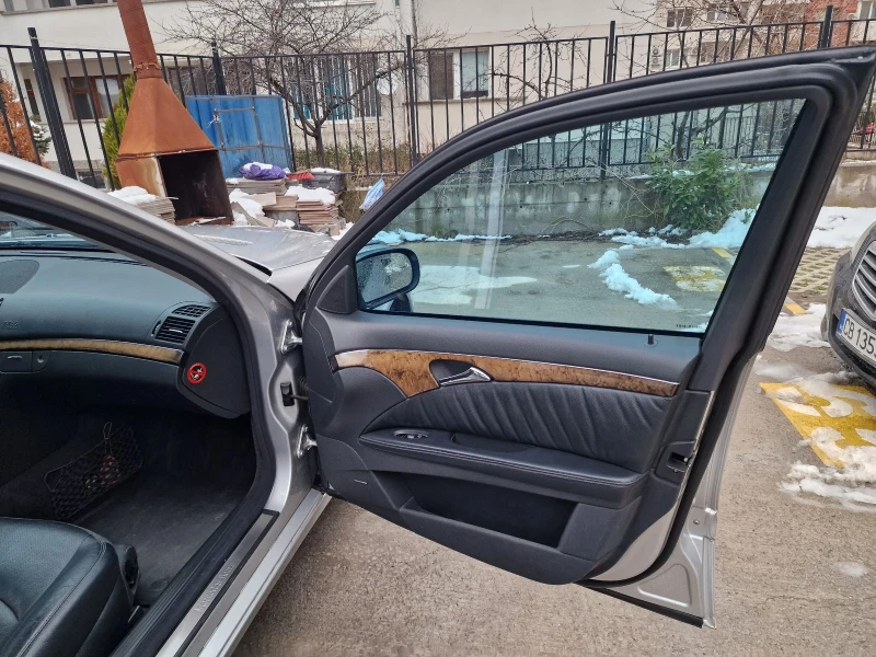 Mercedes-Benz E 280 Avangard, снимка 15 - Автомобили и джипове - 53584395