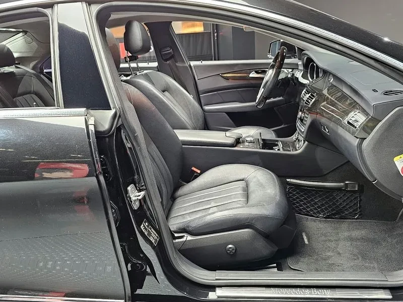 Mercedes-Benz CLS  - изображение 10