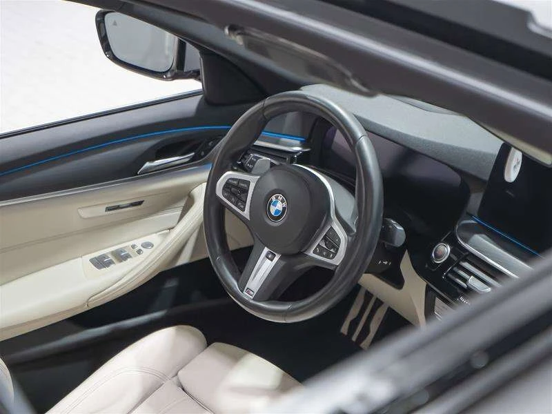 BMW 530E M-Sport * Plug-in-Hybrid * Фиксирана цена * CARFAX, снимка 13 - Автомобили и джипове - 53382895