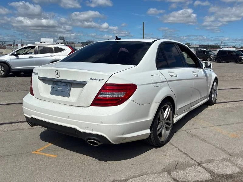 Mercedes-Benz C 300 * 4MATIC * ПОДГРЕВ * КАМЕРА * NAVI, снимка 5 - Автомобили и джипове - 54894215