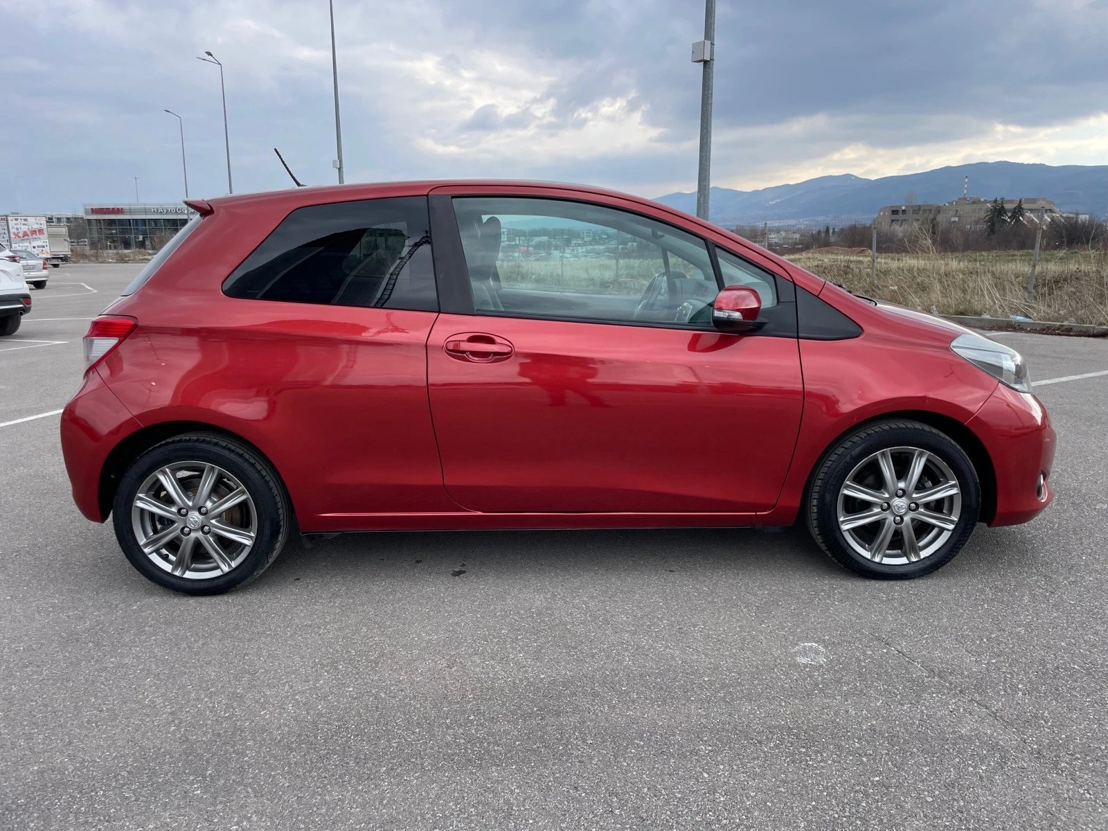 Toyota Yaris 1.4D-4D-AUTOMAT-NAVI-камера - изображение 2