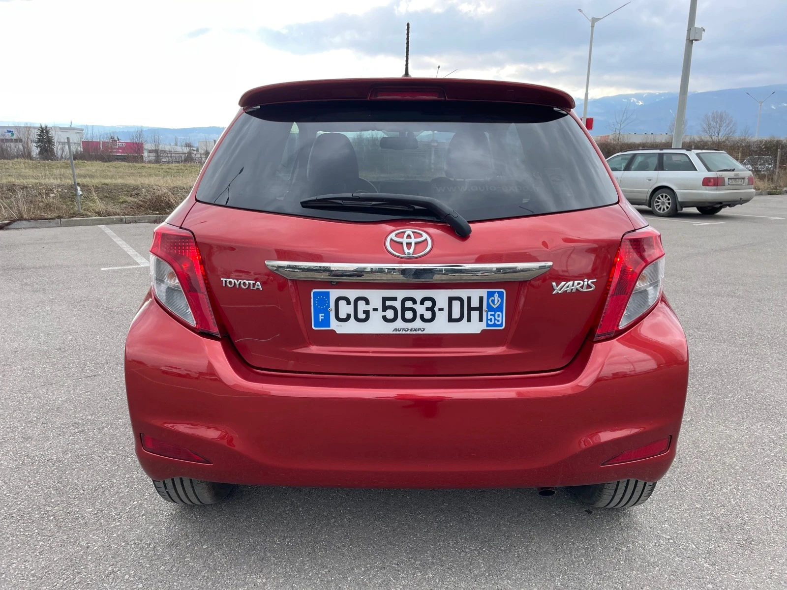 Toyota Yaris 1.4D-4D-AUTOMAT-NAVI-камера - изображение 4