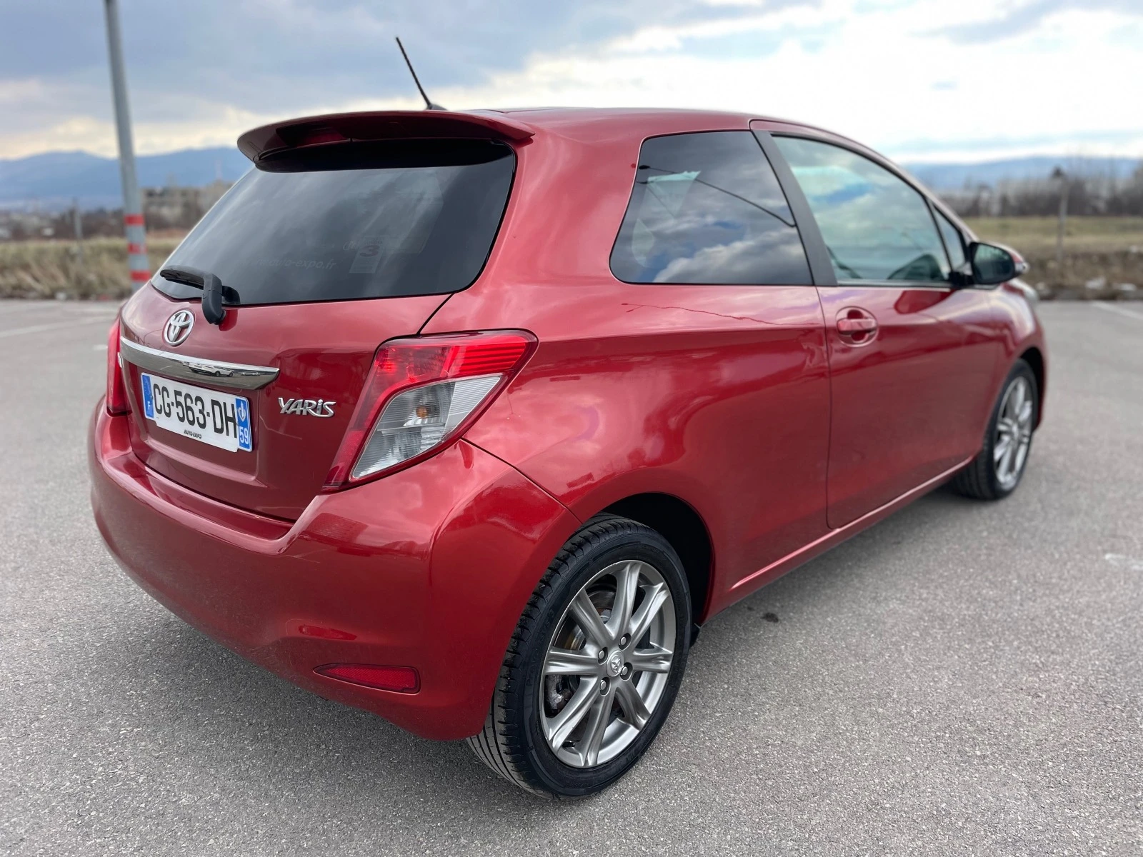 Toyota Yaris 1.4D-4D-AUTOMAT-NAVI-камера - изображение 3